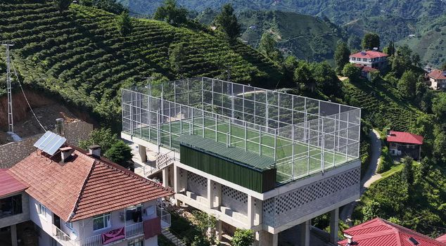 When I couldn't find a flat area, the place above the tea shop turned out to be an indoor soccer field.
