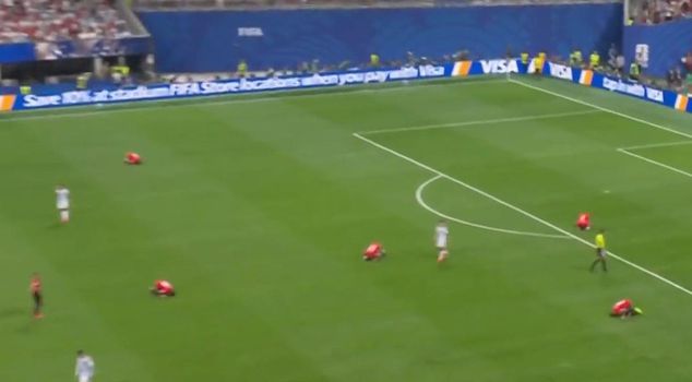 As soon as the first half was over, they all did the same thing! The moments that defined the match