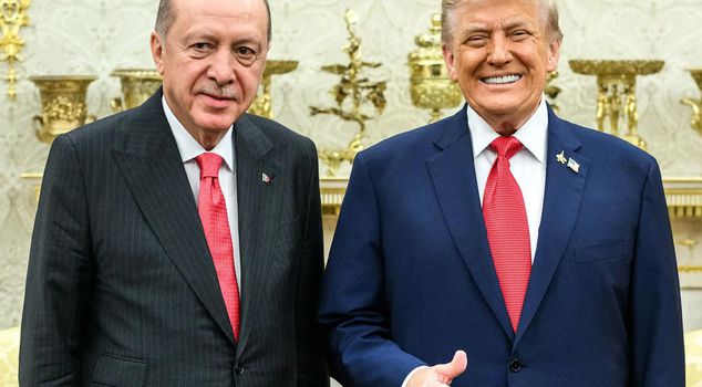 The most striking backstage of the NATO Summit! Trump will deliver the F-35 good news.