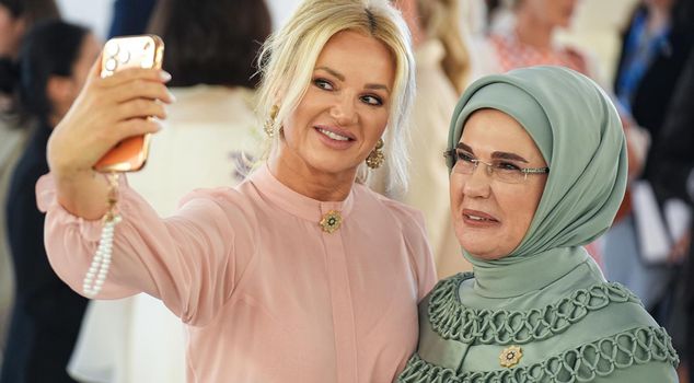 Emine Erdoğan hosted the spouses of leaders at Çankaya Mansion.