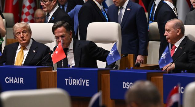 Two special gestures for leaders at the NATO Summit! One is Erdoğan's personal gift.