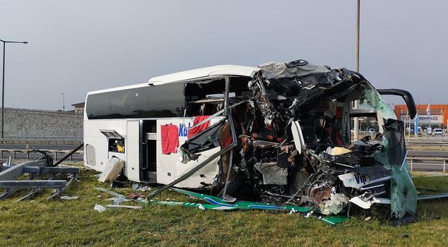 In the bus accident on the Bolu Highway, one of the injured died and 11 were discharged.