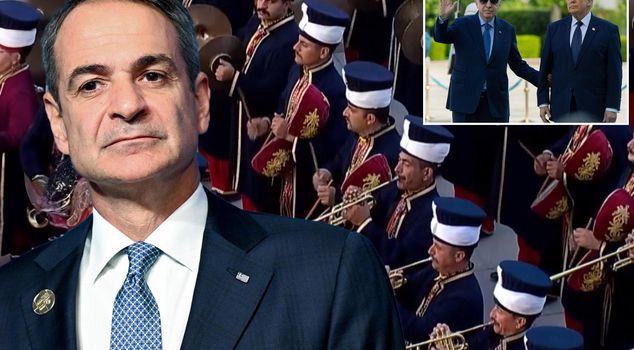 These images stirred up Greece badly: Trump bowed to the sultan