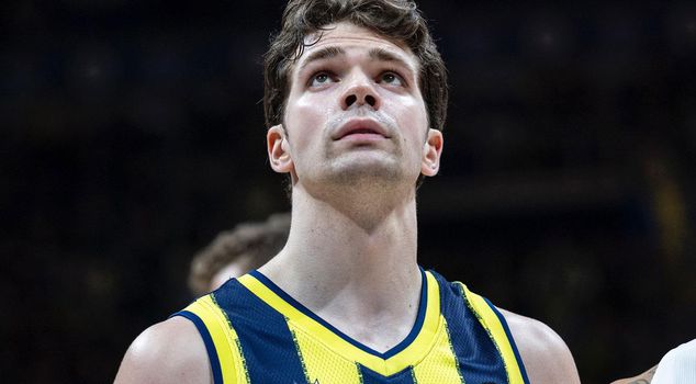 Fenerbahçe bids farewell to national basketball player Tarık Biberovic