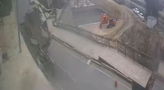 Road collapses in Rize, 2 buildings evacuated