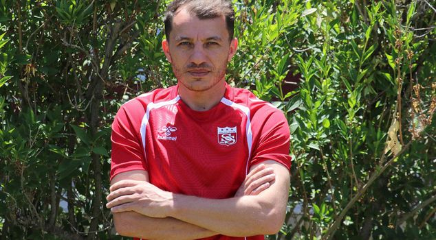 Ziya Erdal returned to the team he played for for 17 years as a coach.