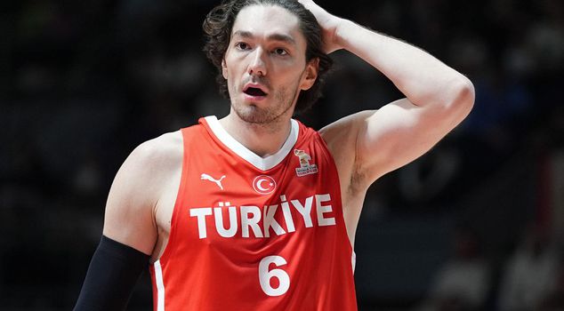 Surprise transfer from Cedi Osman! Signed with the archrival.