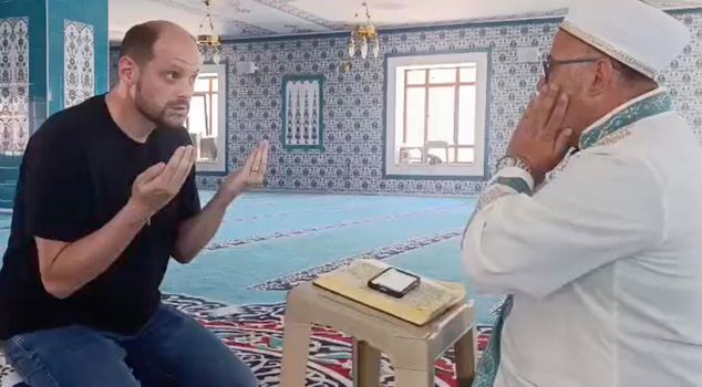 The German groom, influenced by Turkish culture, converted to Islam.