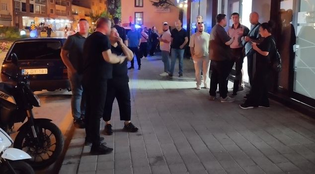 A lamppost exploded in Bolu, causing building residents to rush outside.
