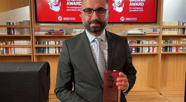 Journalist Alican Uludag has been detained.