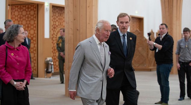 King Charles visits eco-friendly mosque