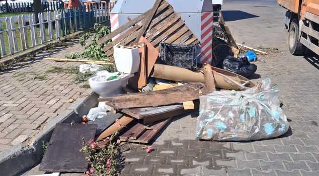 From a holiday paradise to a garbage dump: Marmaris is in a deplorable state