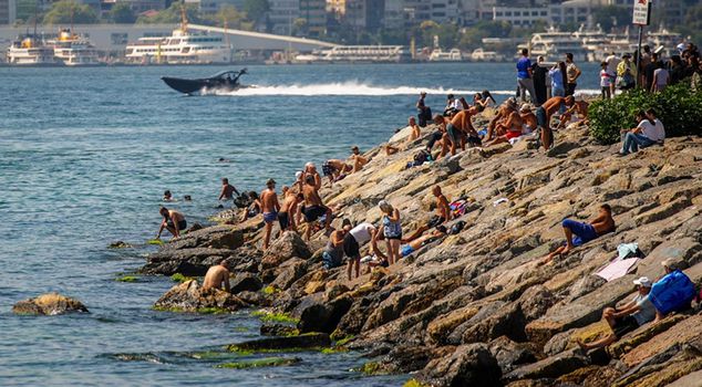 Winter is coming back! Swimming has been banned in 3 districts of Istanbul.