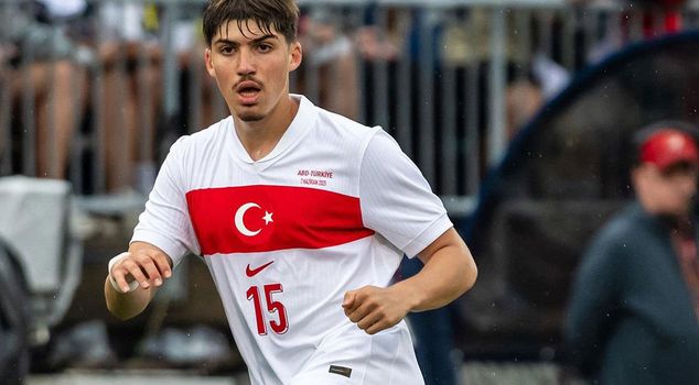 A major derby in transfer for Yusuf Akçiçek