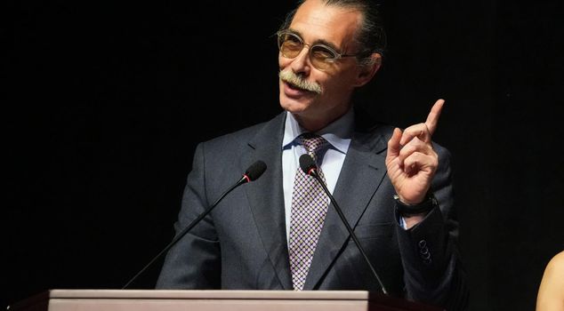 هل حزب الشعب الجمهوري أم الحزب الجديد؟ حدد إردال بشيكتشي أوغلو موقفه