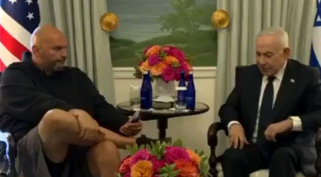 Cold shower for Netanyahu in the US! Senator arrived in shorts, played with his phone throughout the meeting