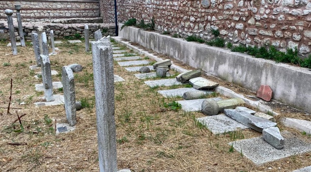 Что это за вражда! В историческом некрополе разбили 7 надгробий и скрылись.