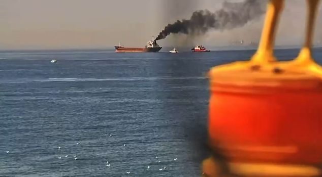 Fire on ship's smokestack in Fatih Ahırkapı
