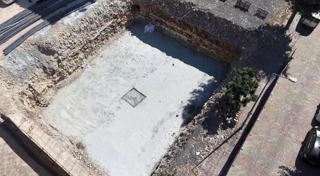 Historical findings were discovered during an urban transformation excavation in Bahçelievler; construction has been halted.