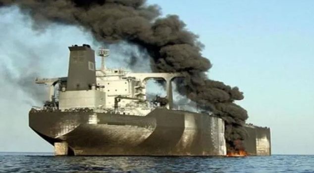 An Indian cargo ship attacked off the coast of Yemen has sunk.