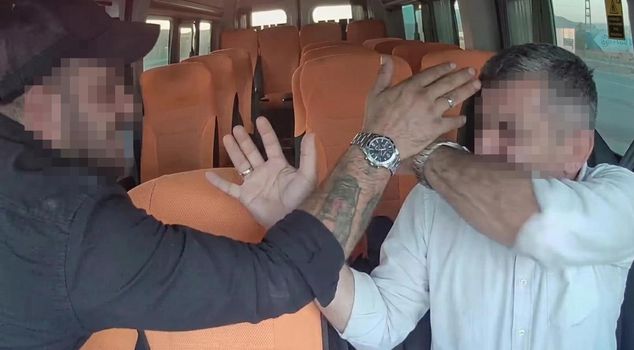 They terrorized the minibus driver! Daylight banditry