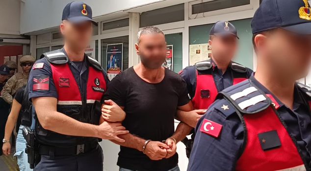 Greece plan fell through! Gang leader caught red-handed with his girlfriend.