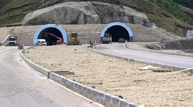 The construction of the giant tunnel that will shorten the distance between Erzurum and Rize by 52 kilometers has gained momentum.