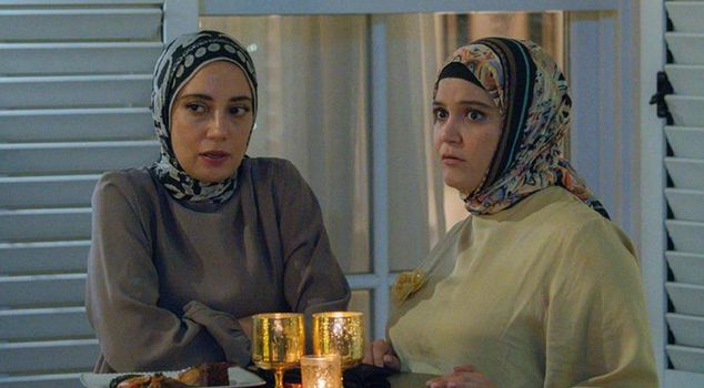 طاقم مسلسل شراب التوت البري الشهير انفصل رسميًا
