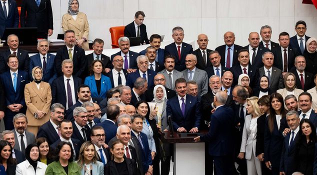 8 AK Party members were absent in the critical vote! There are notable names on the list.