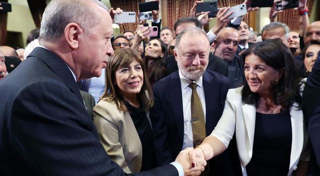 DEM Party delegation at the Presidential Complex to meet with Erdoğan! There are 5 topics on the table, including Demirtaş.