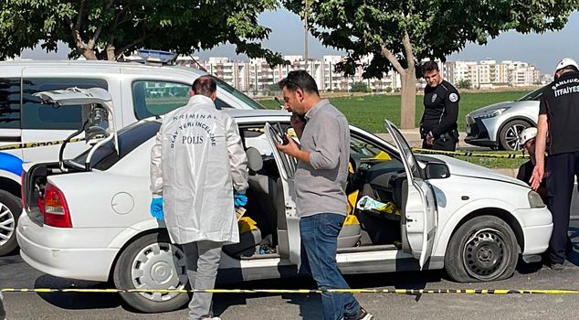 Bloody ambush at red light: 1 dead, 2 injured