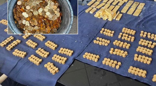 Когда они проломили стену, не могли поверить своим глазам! Появилось золото в слитках, которого ждали годами.