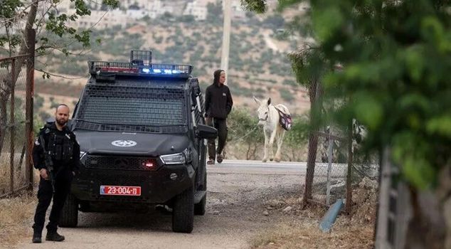 Israel ordered the transfer of military authority to police in the West Bank, Palestinians rose up