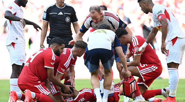 The famous footballer fainted on the field! The reason is not an injury