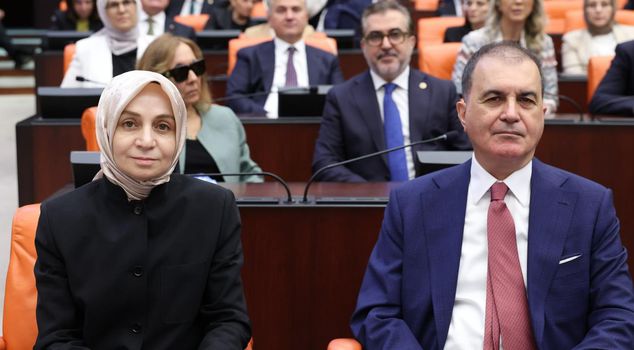AK Party Deputy Group Chairman Leyla Şahin Usta was involved in a traffic accident and was injured along with her bodyguard.