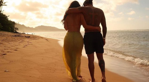 Great love continues unabated! The famous couple is enjoying themselves to the fullest.