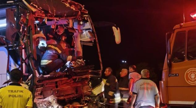 In Gaziantep, a bus collided with a truck: 2 dead, 22 injured
