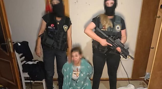 A woman sought by Morocco with a red notice was caught in Avcılar.