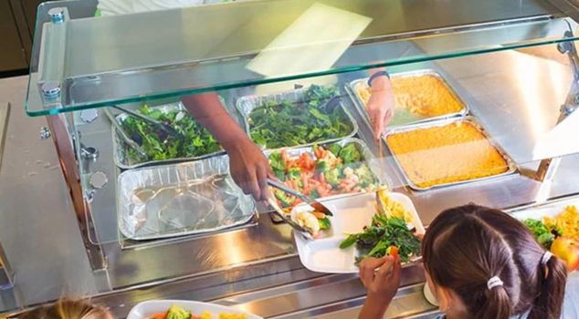 Scandal in the school cafeteria! Students who were fed detergent instead of salt were hospitalized.
