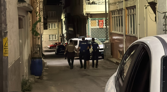 Armed raid with a pump-action shotgun in Bursa! Police struggled to persuade for 1 hour.