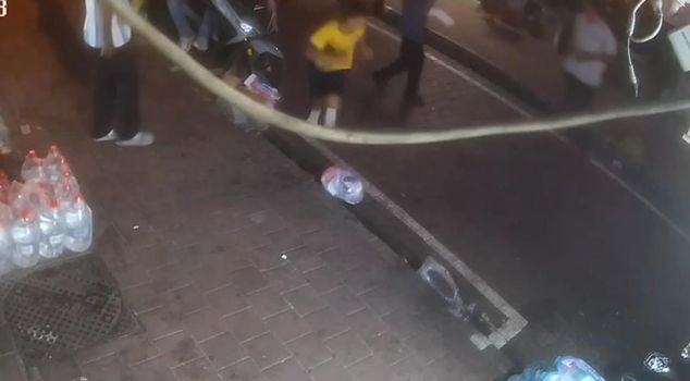 In Fatih, a suspect who argued with a mussel seller stabbed the seller's sister, who was trying to break up the fight.