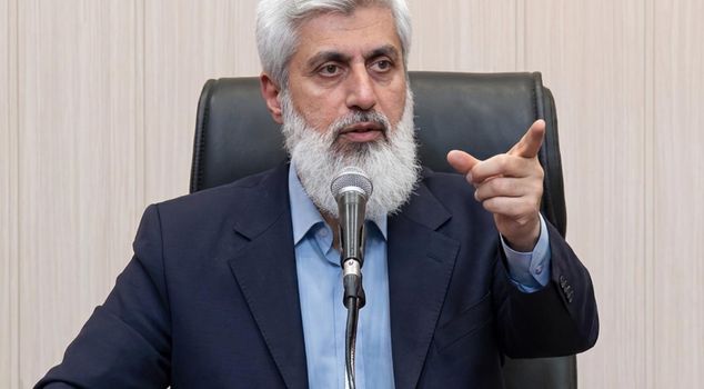 Alparslan Kuytul's intolerance of children's voices! The moments when he shouted at the congregation and shook his finger have become a topic of discussion again.