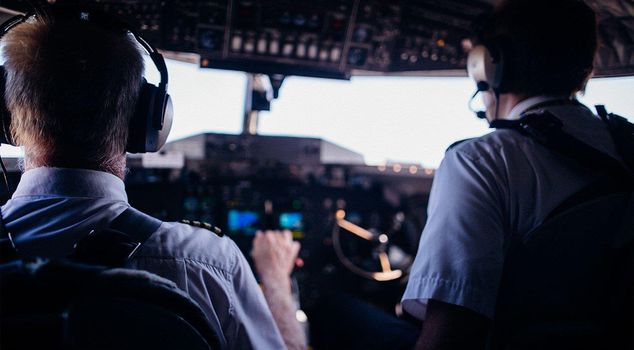 A disaster was narrowly avoided on a plane with 153 passengers! Both pilots fell asleep.