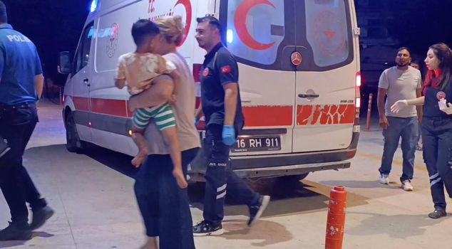 انتهى شجار عائلي في بورصة بالدماء: إصابة الأب وابنه البالغ من العمر 4 سنوات برصاص بندقية