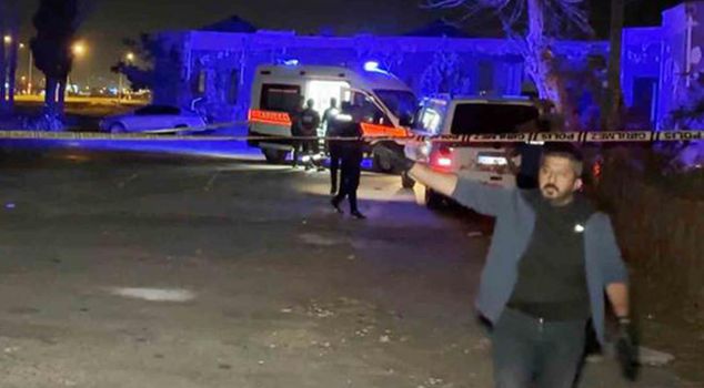 وفاة مشبوهة في أكساراي: بدء تحقيق بشأن شخص يبلغ من العمر 36 عامًا عُثر عليه داخل حافلة صغيرة