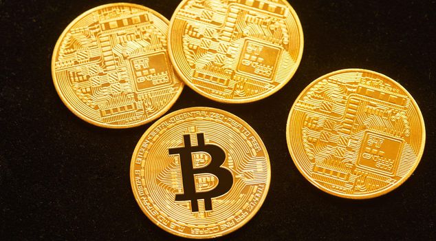 تجاوزت عملة البيتكوين 81 ألف دولار: المحللون منقسمون