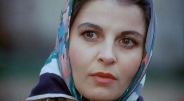 آخر ظهور لفتاة عيونها العسلية في السينما الخضراء لا يستطيع أحد التعرف عليها