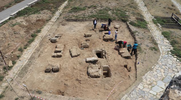 10 Hellenistic tombs were found in the Ancient City of Aigeai.