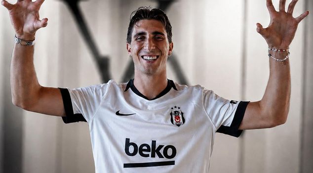 Beşiktaş's new transfer Fabio Miretti, in Istanbul