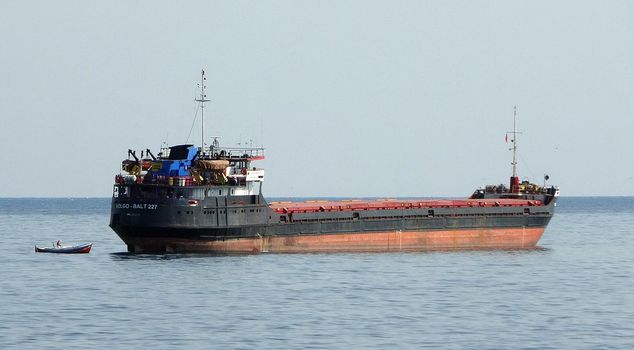The Russia-Ukraine war has hit maritime trade: Ships are waiting off the coast of Trabzon